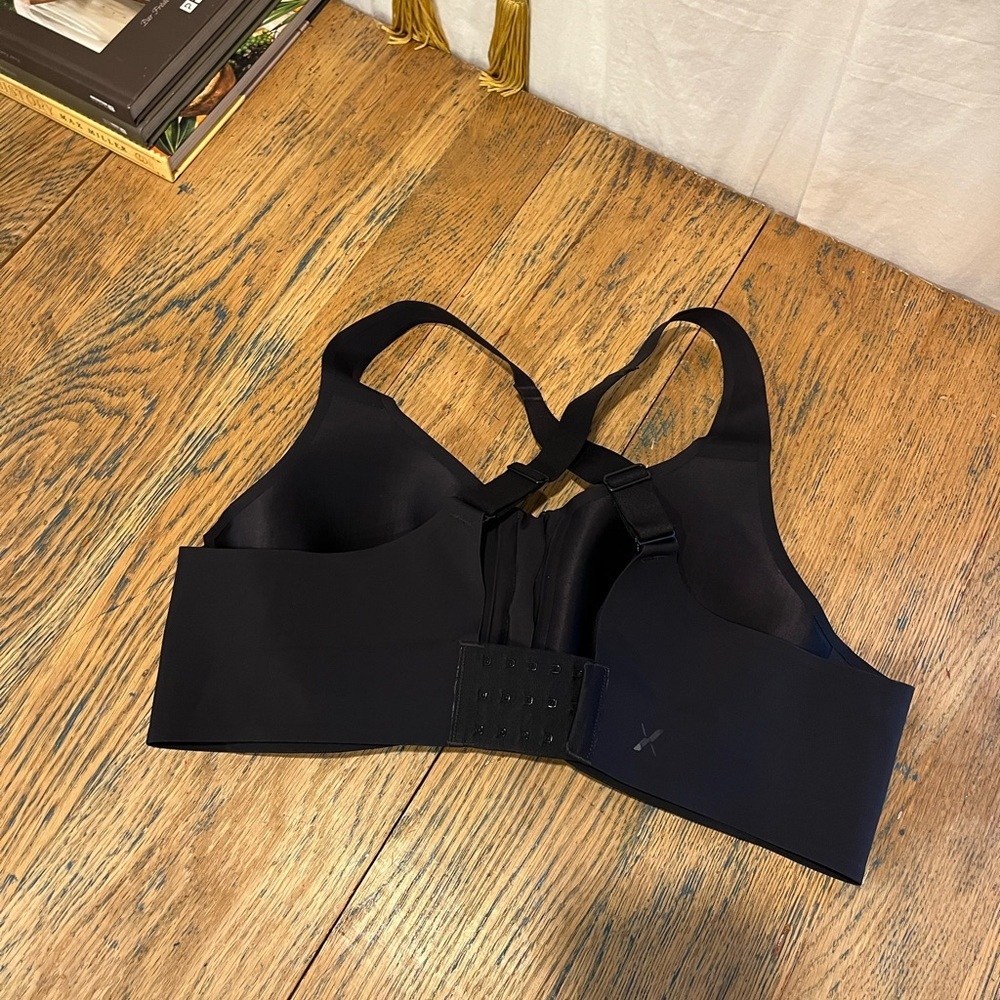 Knix Black Crossback Wireless Bra – Size 5 - Picture 6 of 8